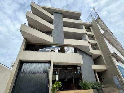 EDIFICIO CON DEPOSITO EN VENTA 