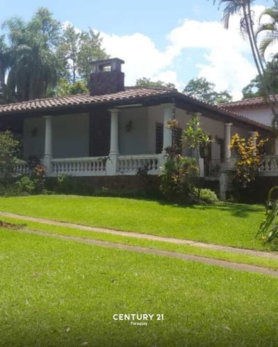 Vendo quinta estilo colonial en el encantador Barrio Pindolo – Areguá‼️