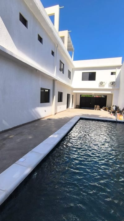 EN VENTA O ALQUILER RESIDENCIA A ESTRENAR DE TRES NIVELES. ITA ENRAMADA