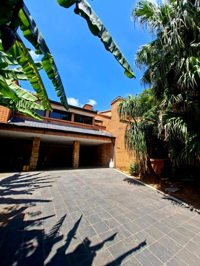 Casa En Venta, Residencia A Remodelar, Barrio Mcal. Estigarribia
