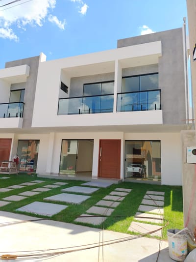 CASA EN VENTA EN CONDOMINIO  Av. Banzer Km 8 1/2( Ingresando por Mainter)