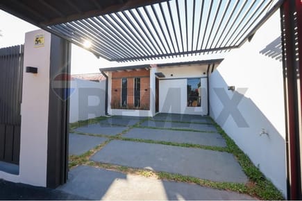Casa - Venta - Luque, Central, Paraguay