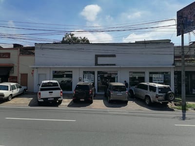 Alquilo Amplio Local Comercial.595mts.Eusebio Ayala c/Gral.Santos