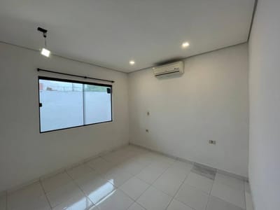 VENDO HERMOSO CHALET ZONA CAÑADA EN SAN RAFAEL - LUQUE