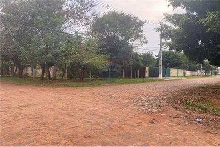 VENDO TERRENO EN LUQUE BARRIO LAURELTY