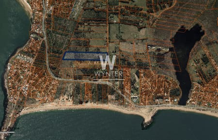 Terreno de más de 14 hectáreas