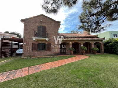 Casa en Pinares de 3 dormitorios