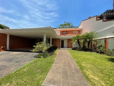 Alquilo Residencia de 4 dormitorios Z. Shopping del Sol