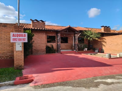 Alquilo casa en barrio cerrado en luque