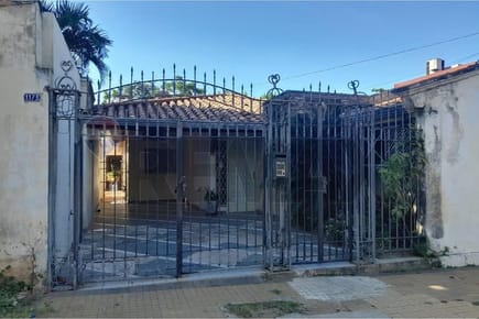 CASA CON DEPARTAMENTO INDEPENDIENTE EN SAJONIA