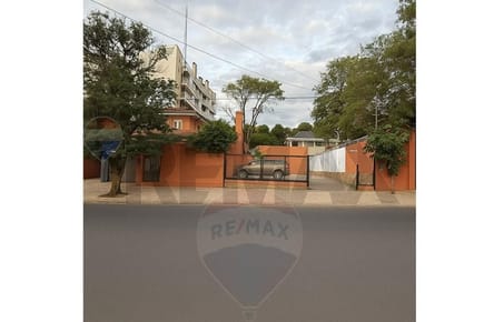 Alquilo Consultorio en barrio Mariscal Lopez