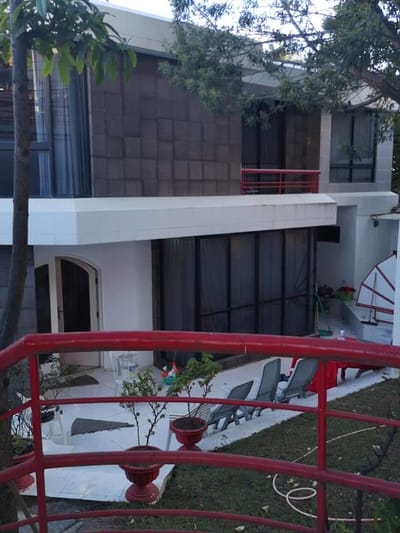 Casa alquiler cota cota $us 800