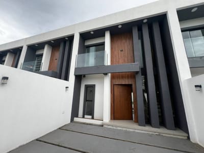 CASA  ESTRENAR MODERNA MINIMALISTA