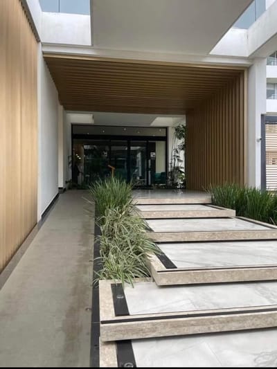 DEPARTAMENTO EN ALQUILER CON PARQUEO Y EXPENSAS INCLUIDAS