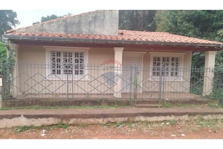 En venta – Casa en esquina en Reducto, San Lorenzo