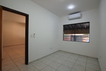 ALQUILO HERMOSA RESIDENCIA EN VILLA MORRA-ASUNCION