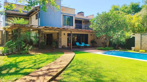 Vendo Residencia  en Lambare - Zona Yacht