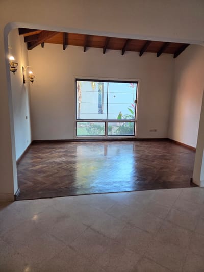 Amplia Casa de 1000m2 en terreno en LAMBARÉ ???? Alquiler ????