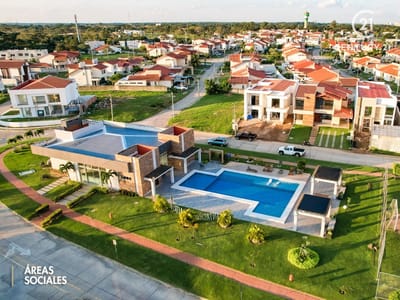 HERMOSA CASA EN VENTA EN EL URUBO
