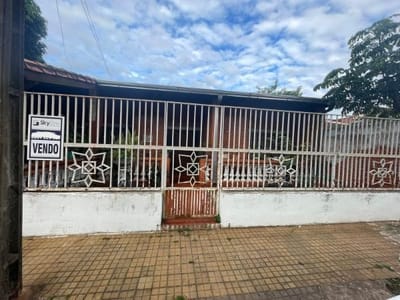 VENDO AMPLIA CASA CON DOS TERRENOS EN BARRIO BARCEQUILLO
