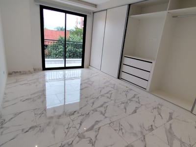 Alquilo Departamento de 3 dormitorios en Mburucuyá – 160 m²