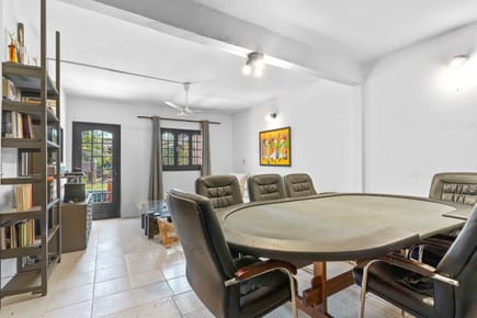 EN VENTA AMPLIO CASA ZONA DEL PASEO 