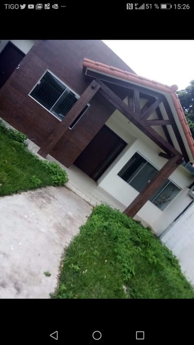 Casa de 3 dormitorios en zona Este