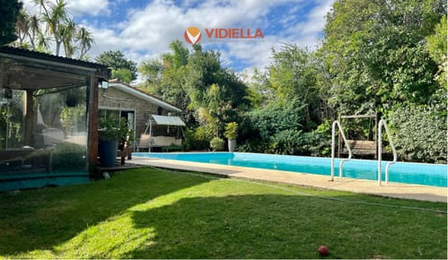 Casa de 3 Dormitorios + servicio, jardín y piscina| Carrasco