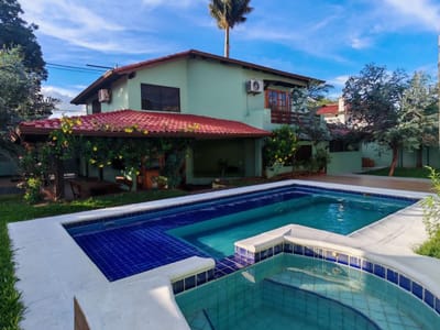 VENDO CASA DE 4 DORMITORIOS EN LAGUNA GRANDE