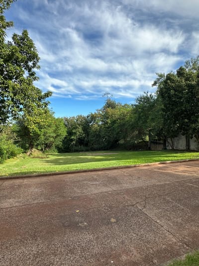 VENDO TERRENO EN EL PARANA COUNTRY CLUB