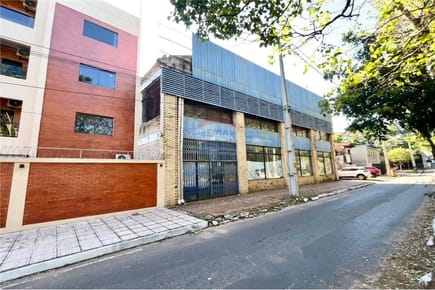 Tinglado con oficinas y showrrom Bo. Pitiantuta