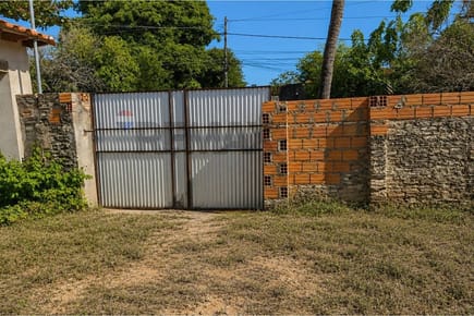 Terreno en esquina de 300 m² – Barrio Jara
