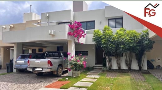 Casa en alquiler en zona norte condominio cerrado la hacienda 3 