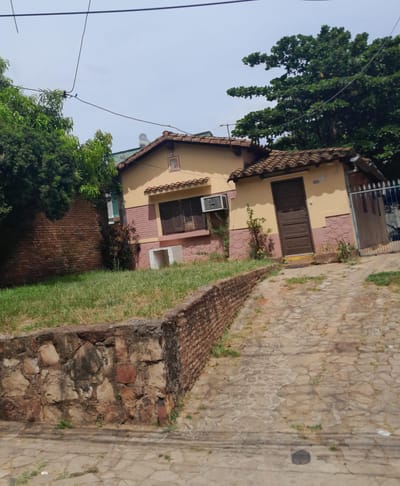 160.000 usd - VENDO CASA EN LAMBARÉ