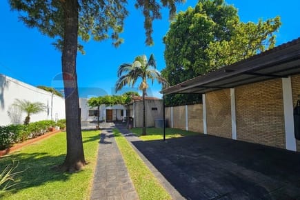 Vendo Casa Con Amplio Patio De 410M2 En Fernando De La Mora Zona Sur