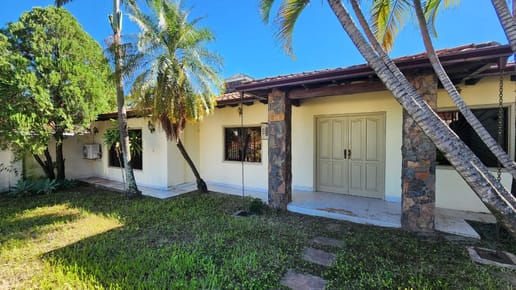 VENDO CASA EN LUQUE . BARRIO VILLA ADELA