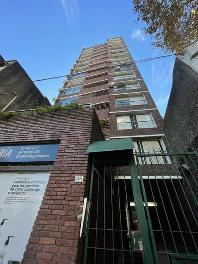 Excelente apartamento ACTUALIZADO, piso 9, 2 dormitorios