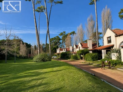 Terreno en venta de 342m2 ubicado en Pinares