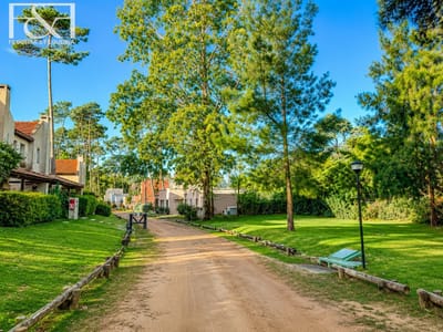 Terreno en venta de 342m2 ubicado en Pinares