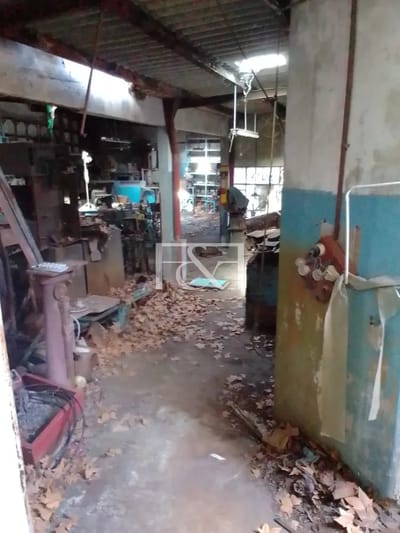 Venta De Gran Galpyoacute;n En Aguada
