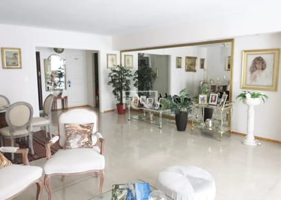 Venta Apartamento Dos Dormitorios Pocitos Servicio Completo Y Garaje