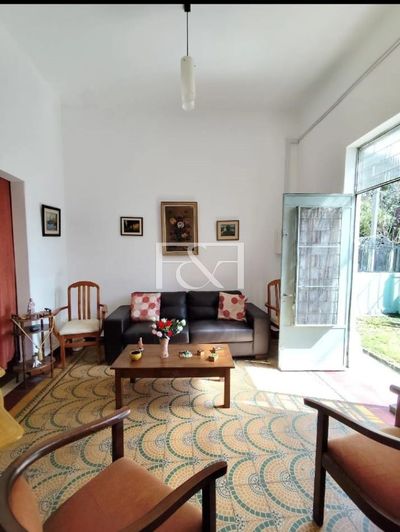 Exclusiva Casa de Dos Dormitorios con Encantador Patio en la Prestigiosa Zona de Colón