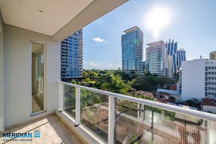 En Venta Hermoso Departamento zona shopping la Galeria.
