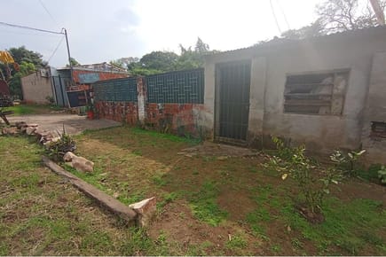 Terreno con construcción en Villa Margarita MRA