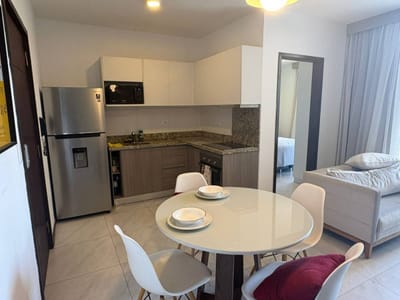 EN ALQUILER DEPARTAMENTO AMOBLADO EN LOS LAURELES