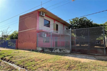 Amplia casa en Ñemby 