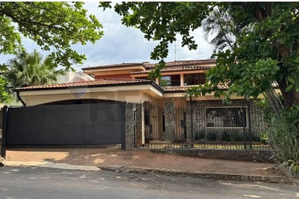 RESIDENCIA EN ALQUILER I BARRIO MBURICAO