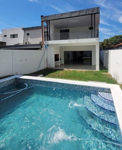 Vendo Duplex Con Piscina con 3 dormitorios Zona Rakiura-luque