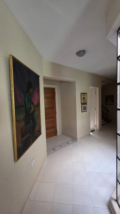 EN VENTA HERMOSA RESIDENCIA EN LOS LAURELES 