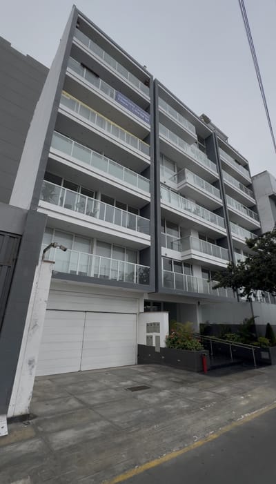 Se alquila duplex semiamoblado en Miraflores